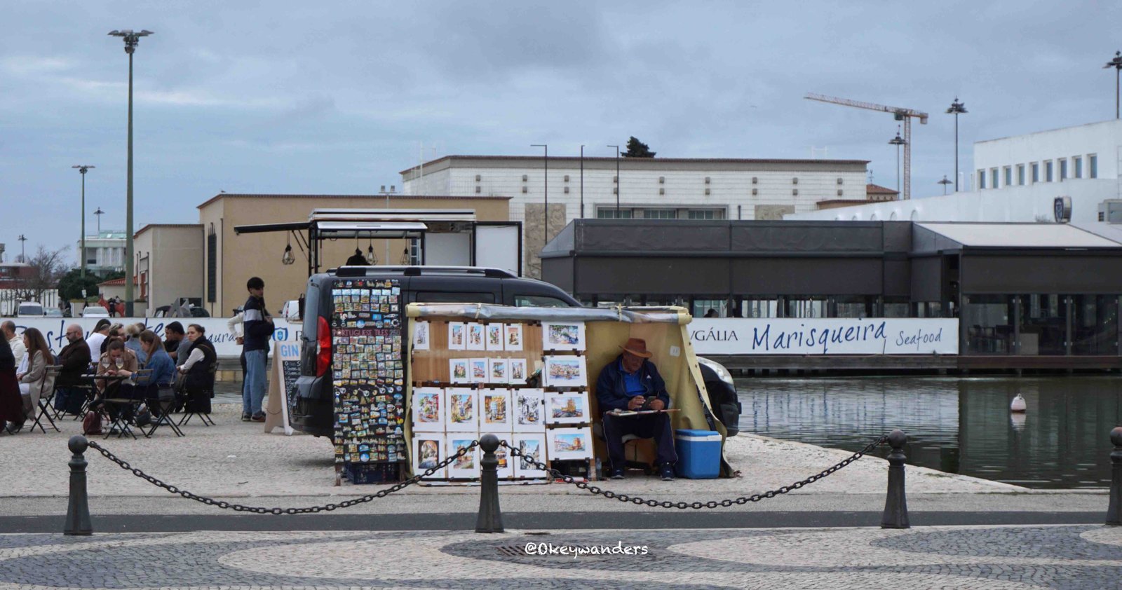 街頭畫家伯伯和他的畫作 Street painter and his works