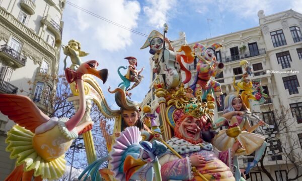 西班牙節日法雅節街頭人偶裝飾 Valencia during Fallas