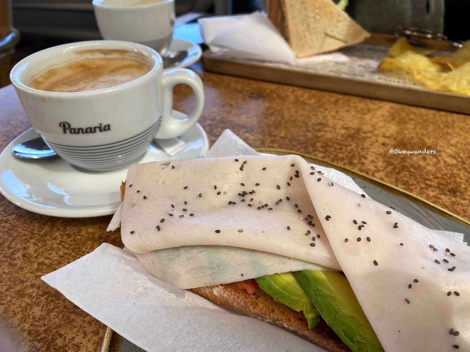 Cafe brunch 車站附近吃的早午餐