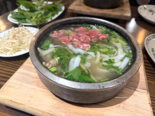 胡志明市美食推薦 Pho Vietnam
